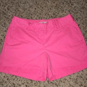 Neon pink women’s Vineyard vines 5” short